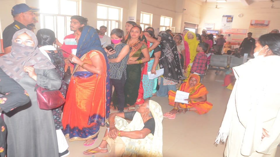 Staff in election training Patients in SN are in bad condition long queues Unable to get medicines