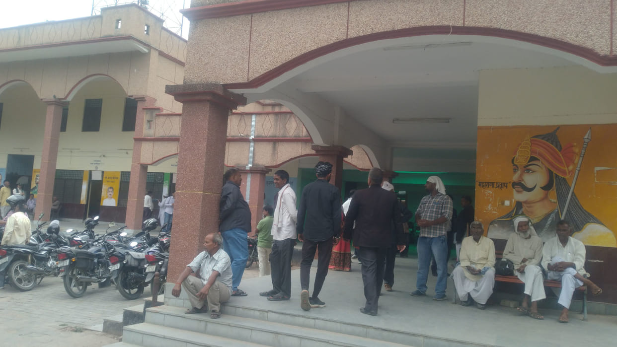 Khatauni of 574 villages in Gorakhpur came out, accountants are going to villages and filing reports.