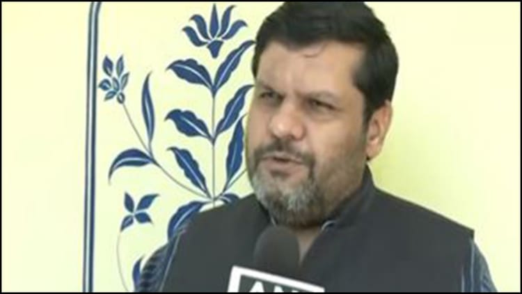 Politics: गौरव वल्लभ बोले- कांग्रेस में अब केवल वंशवादी व PA कल्चर वाले ही टिकते हैं, राहुल गांधी पर ऐसा आरोप