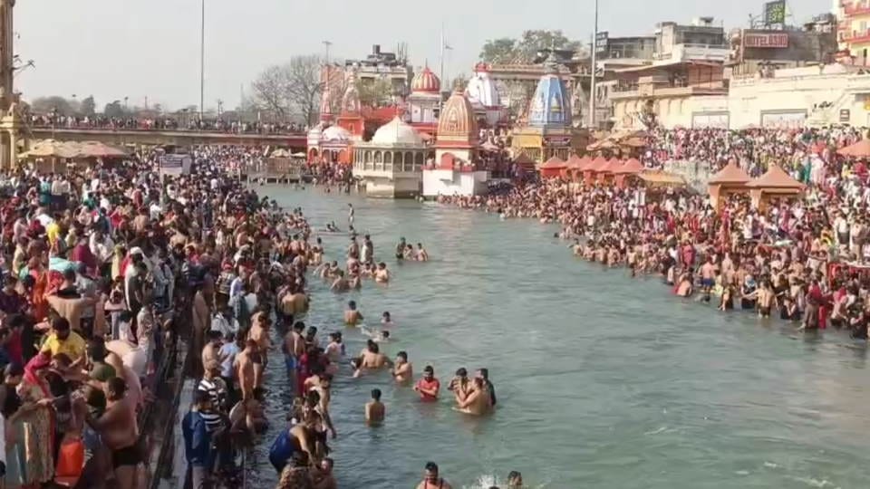 Somvati Amavasya 2024 Huge Crowd of Devotees in Haridwar For Ganga Snan Traffic Jam Photos