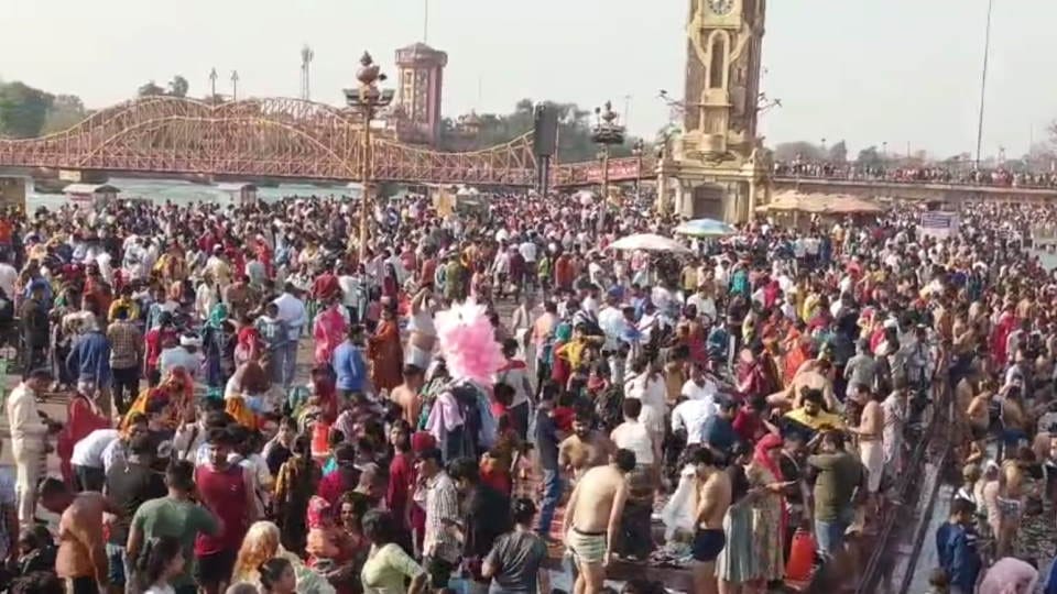 Somvati Amavasya 2024 Huge Crowd of Devotees in Haridwar For Ganga Snan Traffic Jam Photos