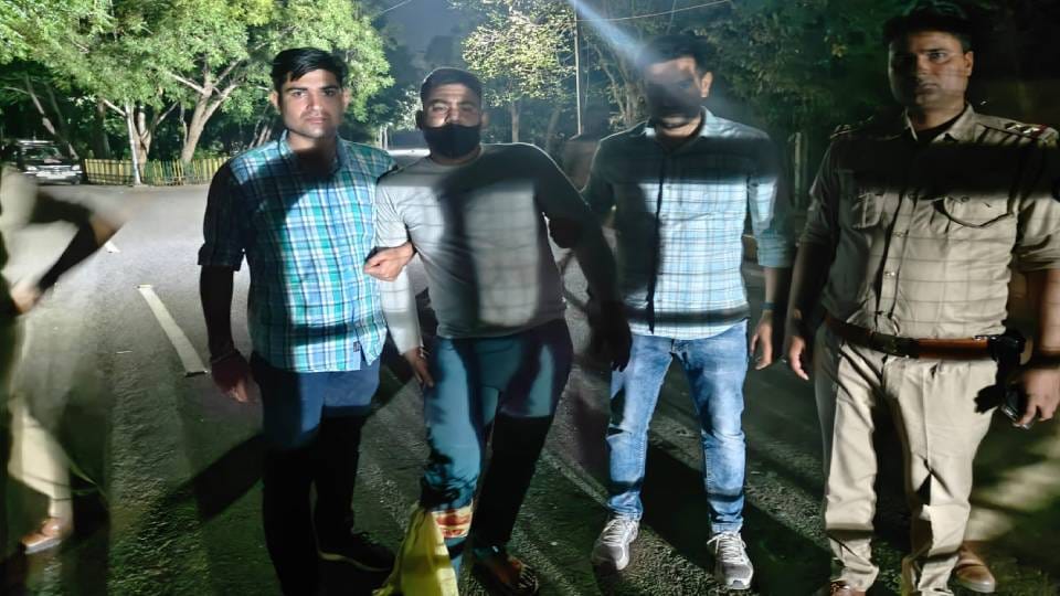 police arrested Qasim during encounter who mastermind of chemical businessman murder case in Agra