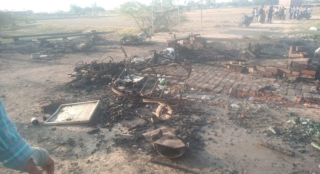 Cylinder burst due to fire in dhaba, pieces fell on young man making video, death, two injured including elder