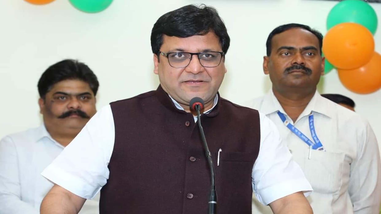 Minister Nitin Agarwal said Now the public sees powerful politics