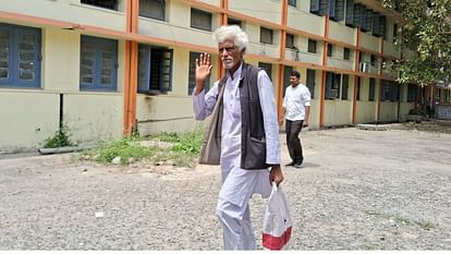 Muzaffarpur: चुनाव में उम्मीदवारी को लेकर बेची जमीन, लिया कर्ज, फिर भी नहीं मानी हार; ऐसे हैं ये उम्मीदवार Man sold land for election candidature in muzaffarpur