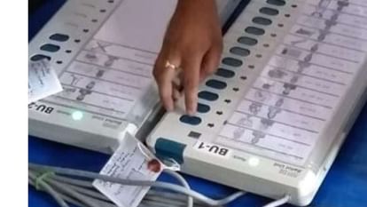 Four accused for negligence in security of EVM storage