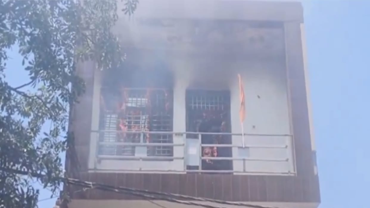 UP: massive fire broke out due to the explosion of a laptop in Muzaffarnagar