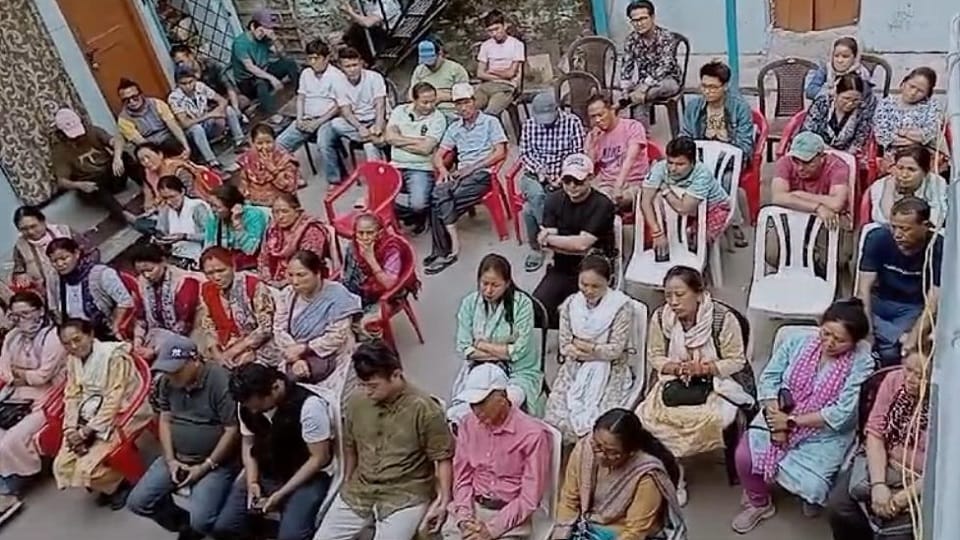 Protest against heli journey in Dharchula Pithoragarh