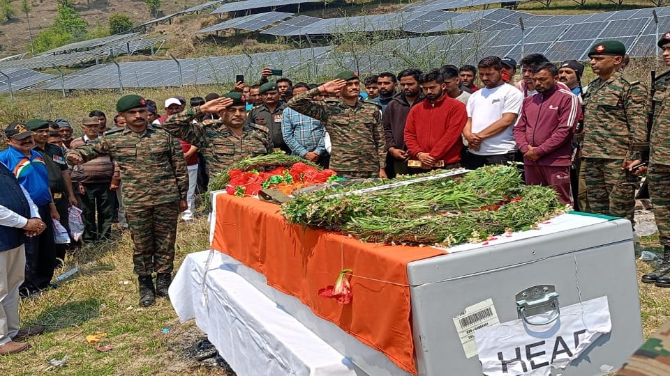 Pradeep last rites were performed with military honors in champawat