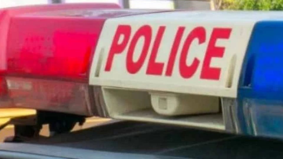 जालंधर में अजब वाकया: नशे से परेशान युवक पहुंचा थाने, सुनवाई न होने पर पुलिस की टोपी-डंडा लेकर भागा