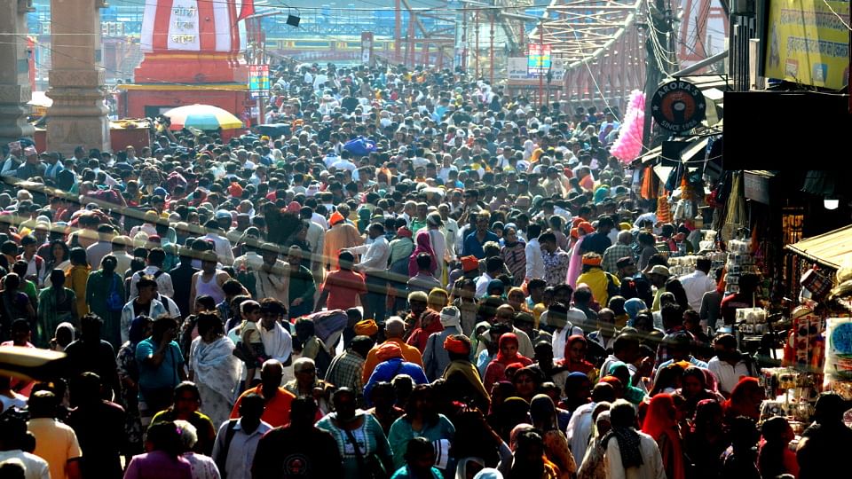 Somvati Amavasya 2024 Huge Crowd 45 Lakh Devotees Gathered For Ganga ...