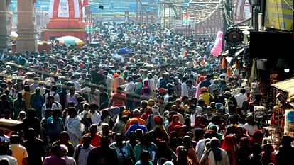 Somvati Amavasya 2024 Huge Crowd 45 lakh Devotees gathered for ganga Snan Traffic Jam Photos