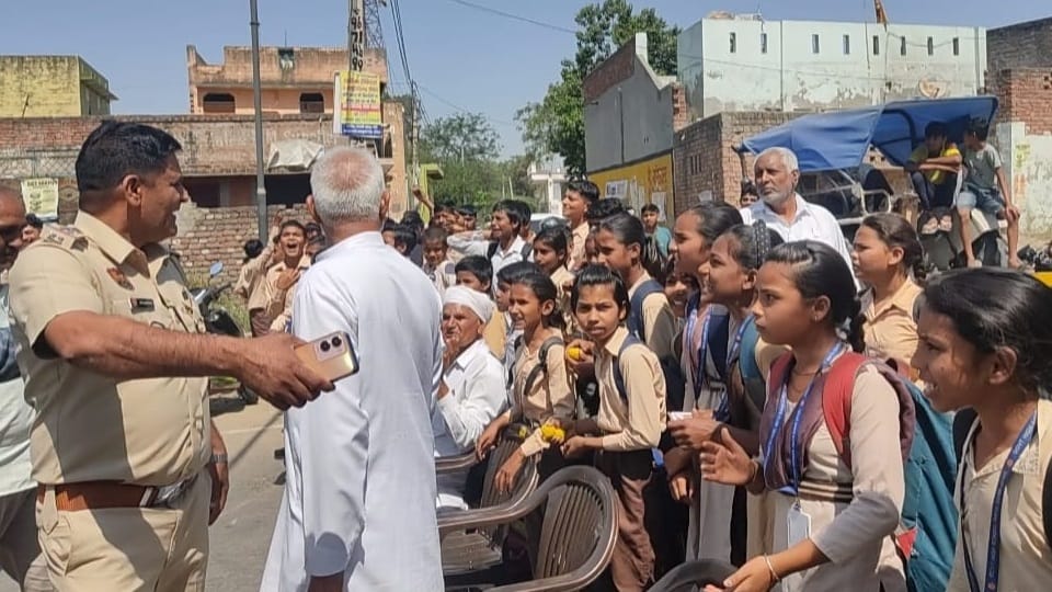 Villagers blocked road in protest against theft in school in Nayabans village