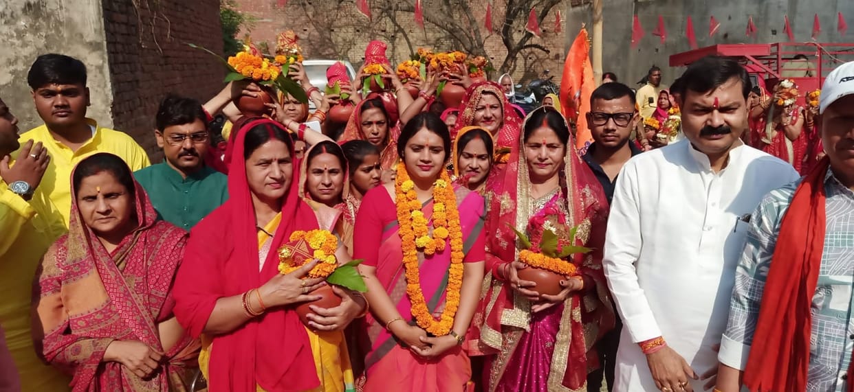 Hindu New Year procession held in Varanasi cheering Har Har Mahadev and Jai Shri Ram