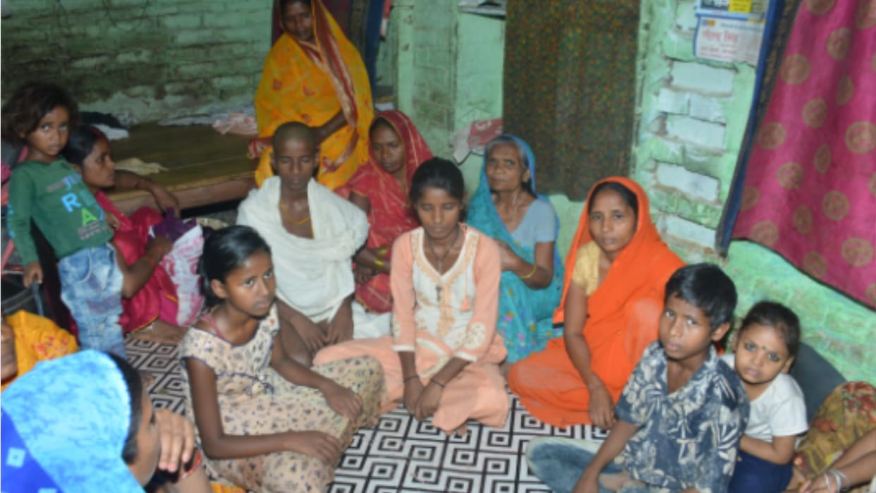 Contractor gave check on death of sweeper in manhole no money in account in varanasi