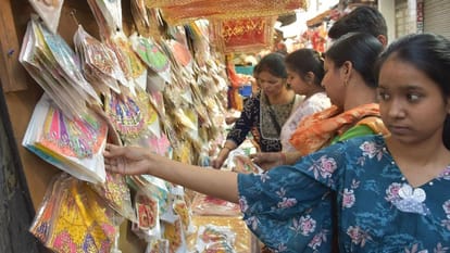 Temples Moradabad decorated on Chaitra Navratri, crowd markets to buy worship materials