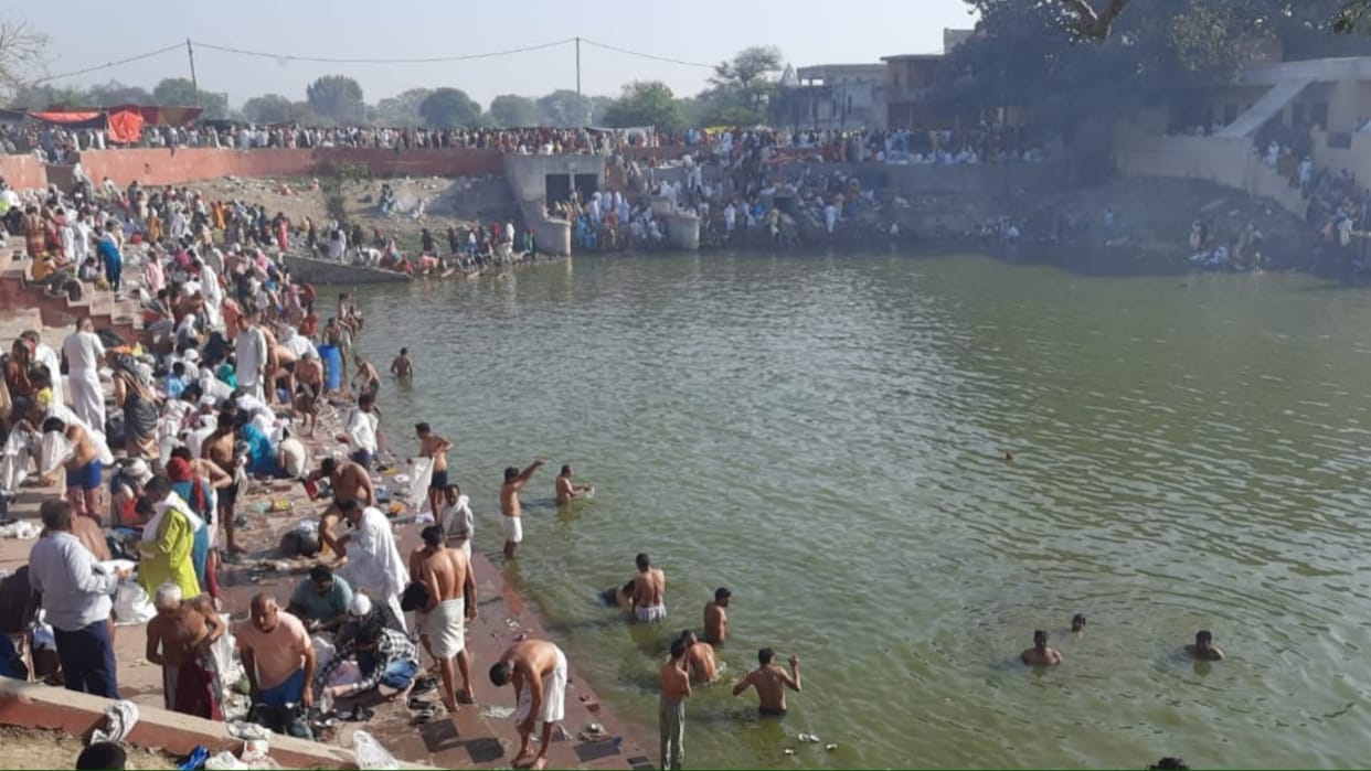 Jind: Devotees take a dip in the holy lake on Amavasya to seek salvation
