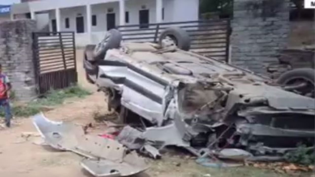 Udaipur News: Car of doctors returning after attending seminar overturns, four doctors seriously injured