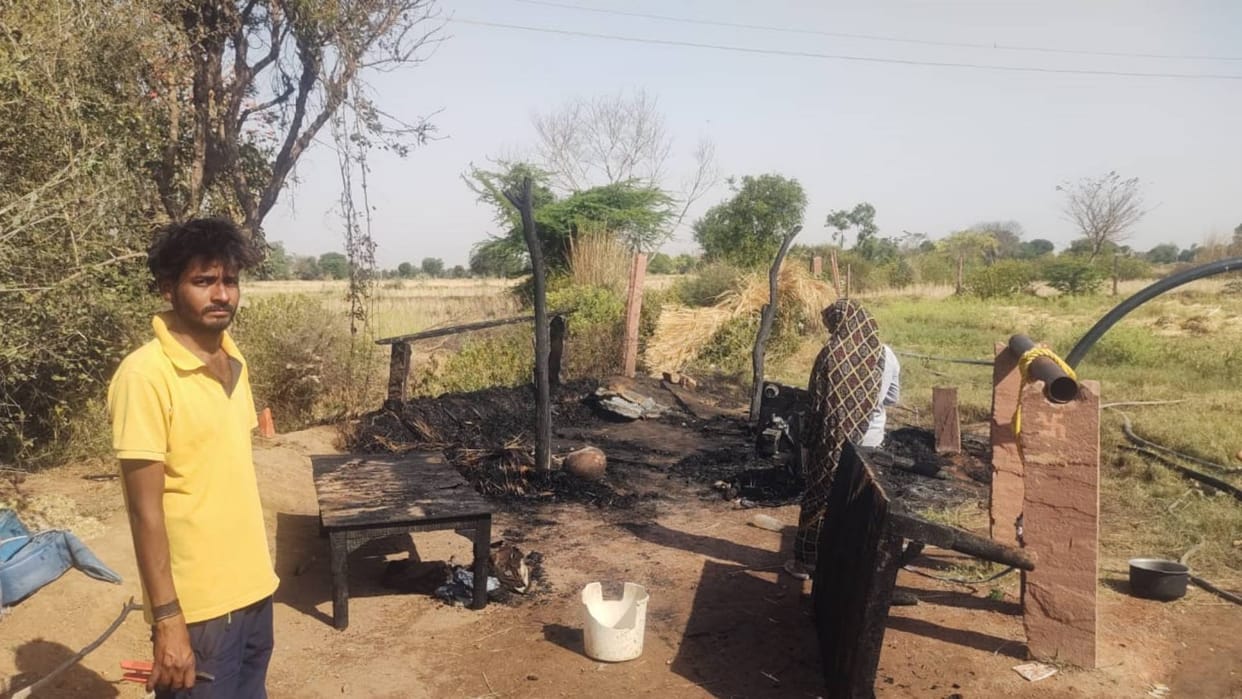 Bharatpur Fire broke out in hut built on farm goods worth Rs 1 lakh including cash worth Rs 10,000 burnt to as
