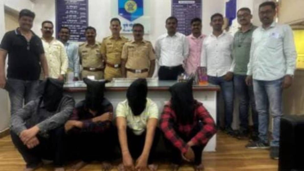 Dausa News Youth reached Mumbai by flight to steal branded clothes and shoes Four arrested