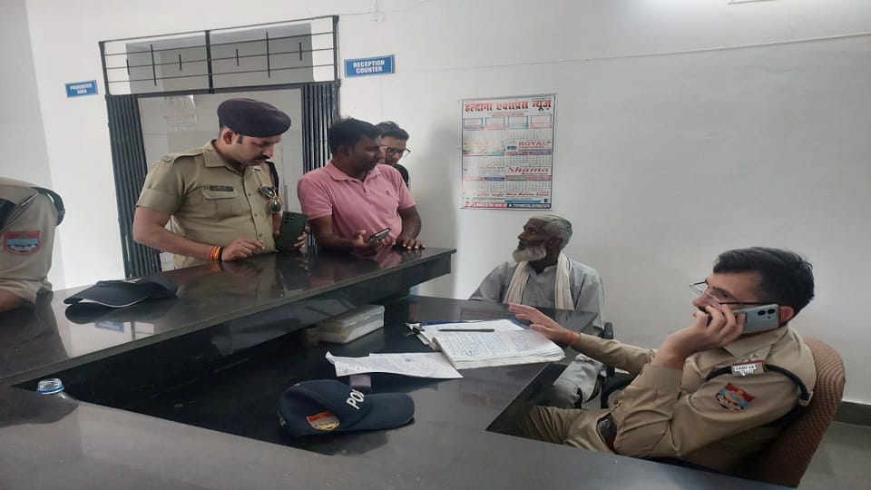 A policeman died in a road accident in haldwani