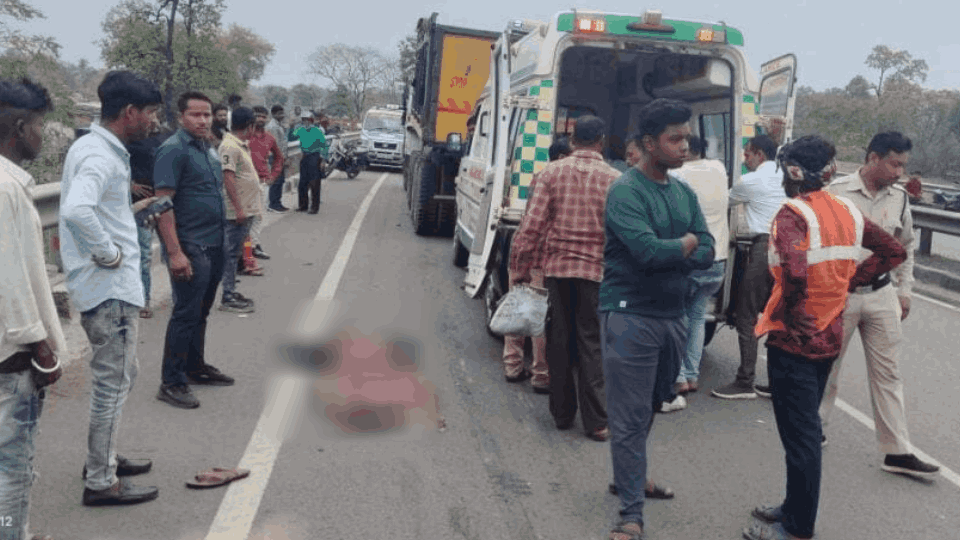 speeding trailer crushed a bike rider in Korba one died