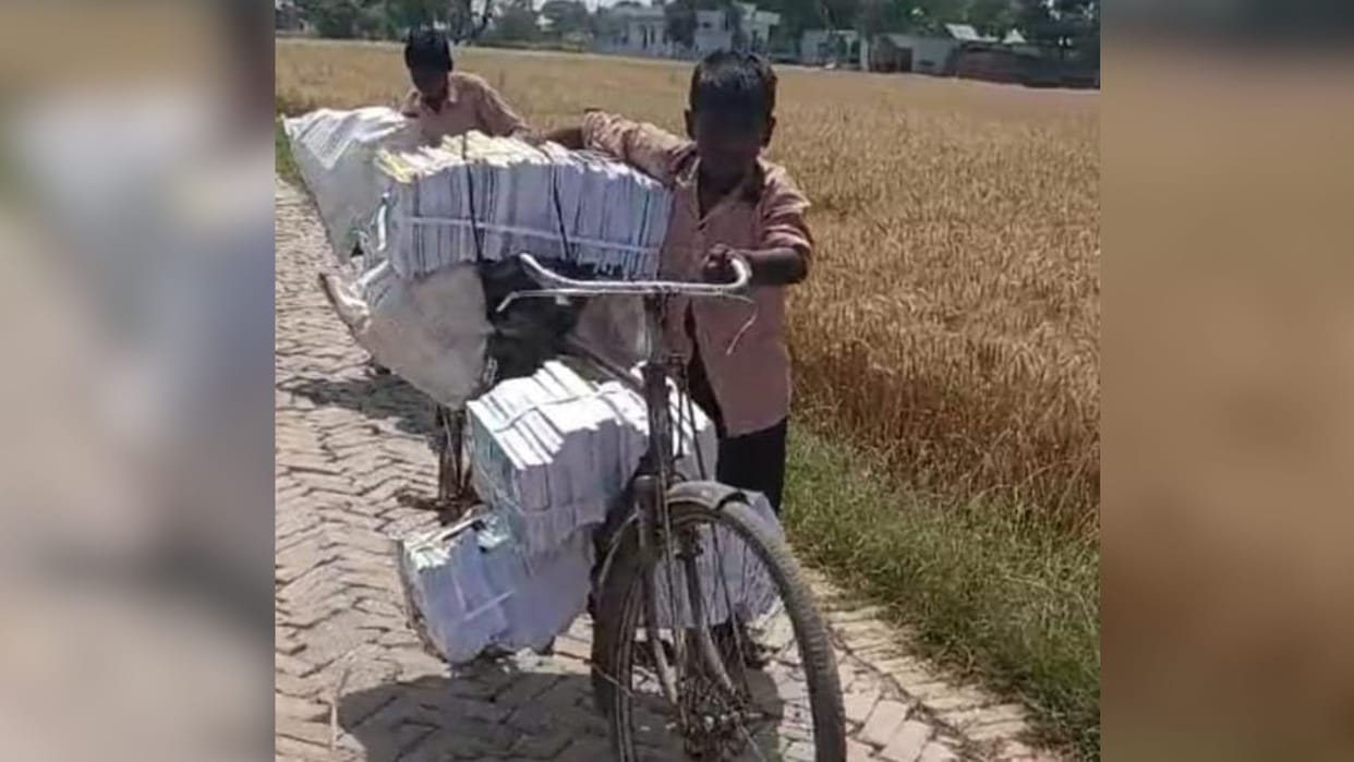 Teachers made children carry books scorching sun in varanasi parents angry