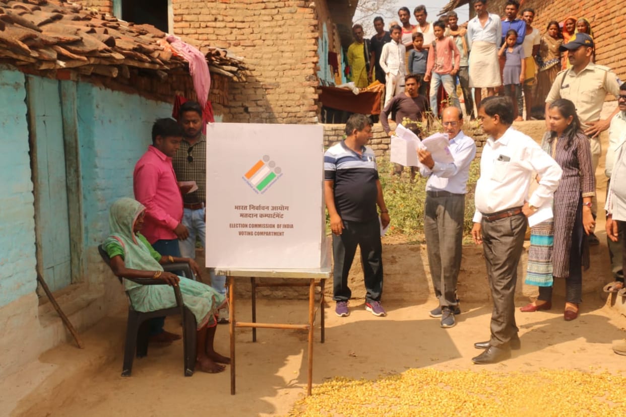 In Umaria, 108 year old Dhurkibai and 87 year old Puniyabai voted from home.