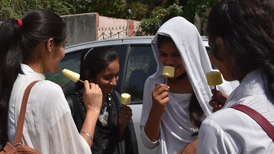 Ice Cream Melts Due To Power Cut in almora