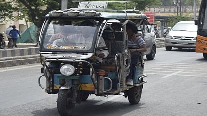 Autos and e-rickshaws were banned on MG Road but are still running