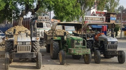 SDM seized three tractor loaded with soil used in mining of BJP Minister of State In Mainpuri