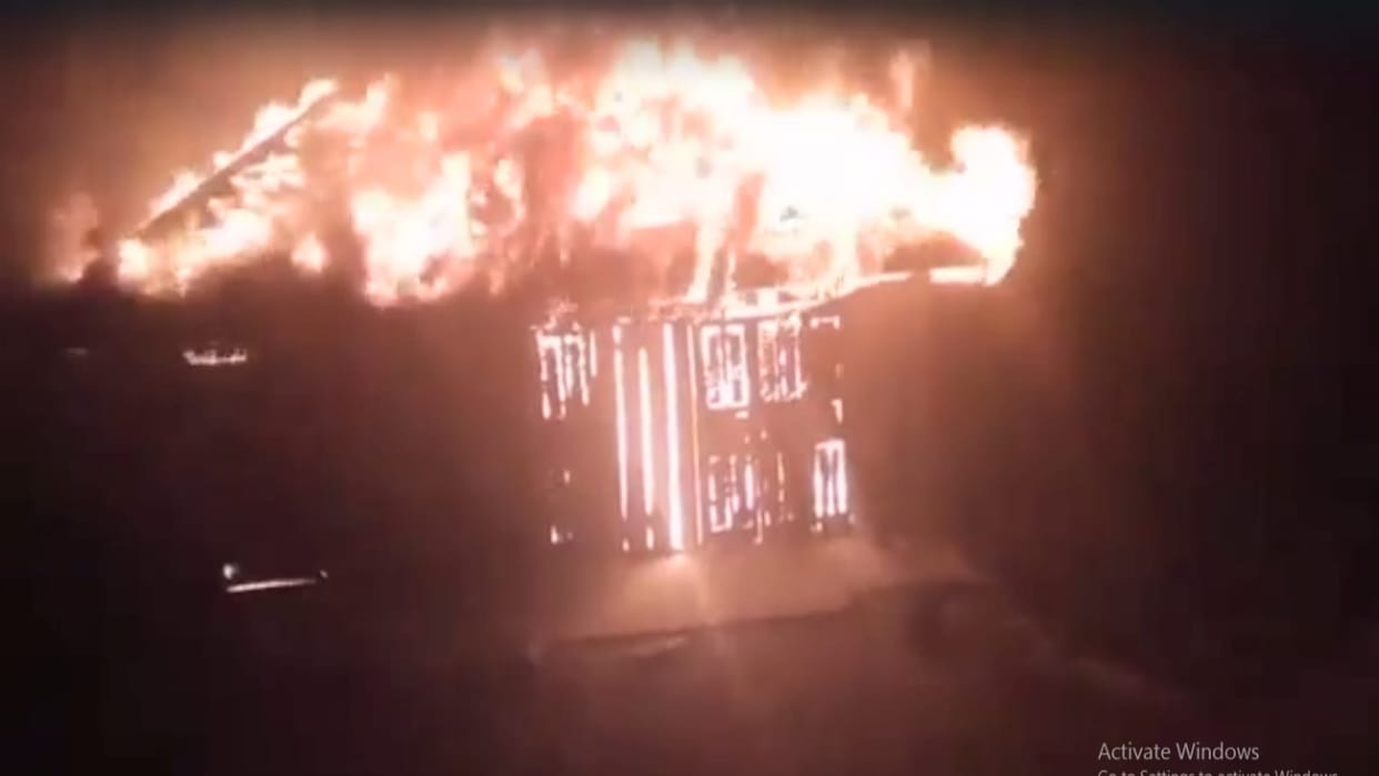 Massive fire in Chamba's Dand Bazaar, a shop with three rooms reduced to ashes, panic due to cylinder explosio