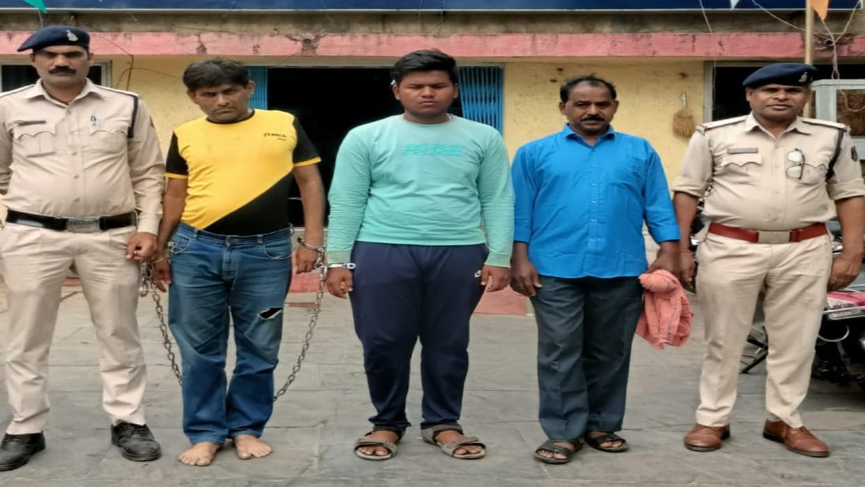 Raipur Crime: thief absconded with silver crown on idol; Buyer did such a clever thing, 3 arrested