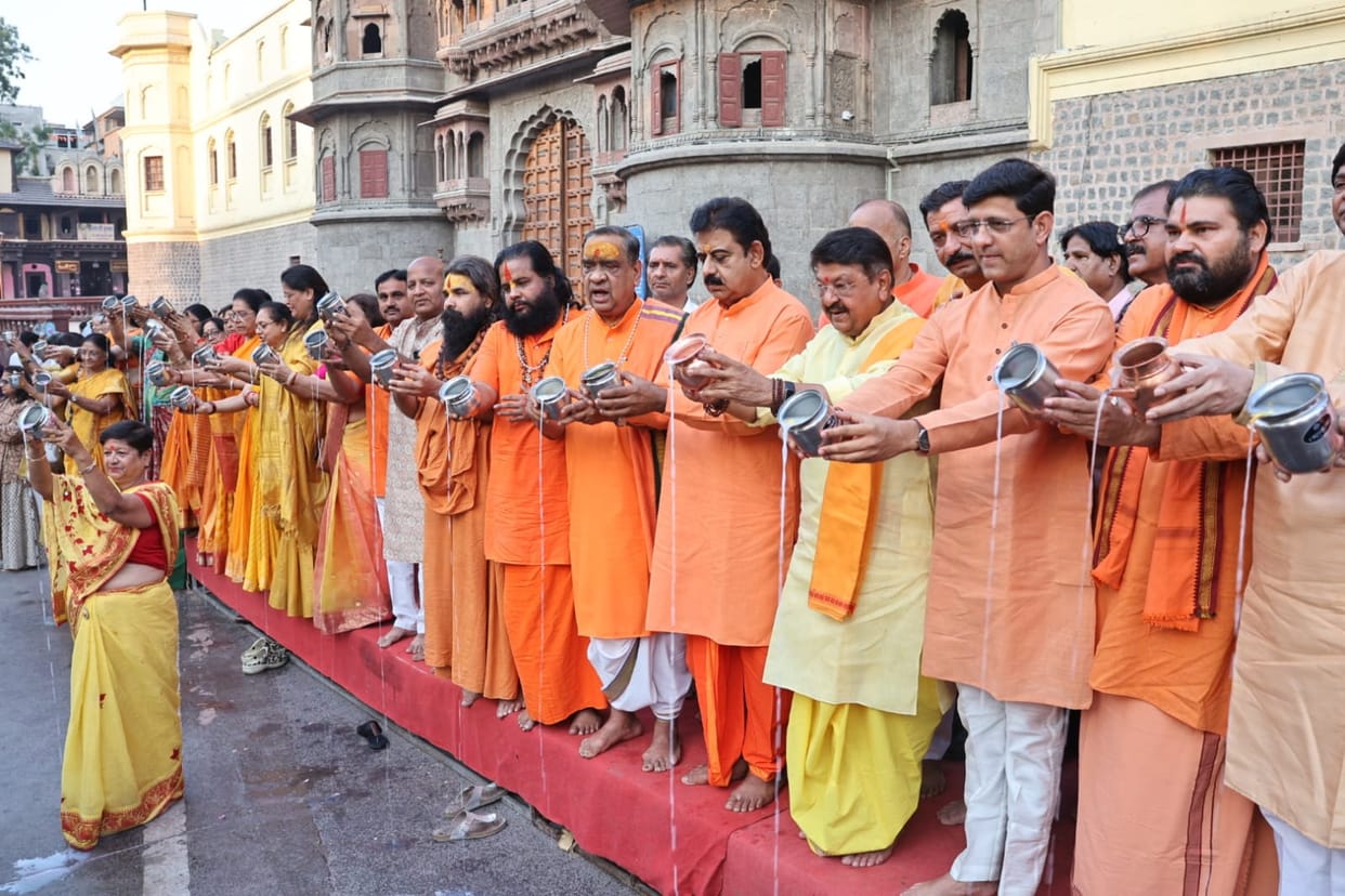 Indore News: Arghya offered to Sun on Gudi Padwa festival in Indore, vehicles sold in large numbers