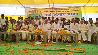 Nawada News: Two RJD MLAs campaigning for independent candidate Vinod Yadav in Nawada.