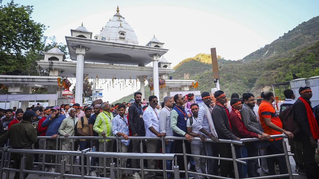 India Pakistan Tension Mata Vaishno Devi Yatra Alert travel advisory for jammu and kashmir