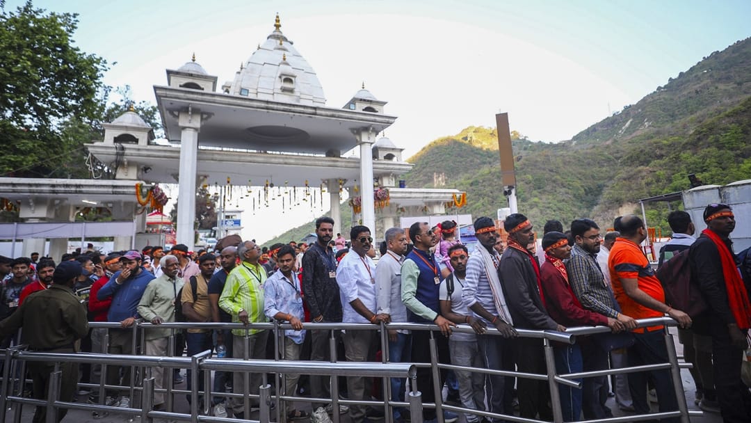 Jammu to katra Vaishno Devi helicopter service to resume from June 18 booking begins
