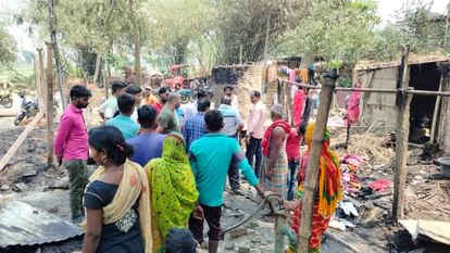 Bettiah: बेतिया में आग लगने के दो मामले, माधोपुर और मझौलिया में छह घर जलकर हुए खाक, महिला सहित तीन लोग झुलसे Bettiah: Six houses burnt to ashes in Madhopur and Majhaulia of Bettiah.