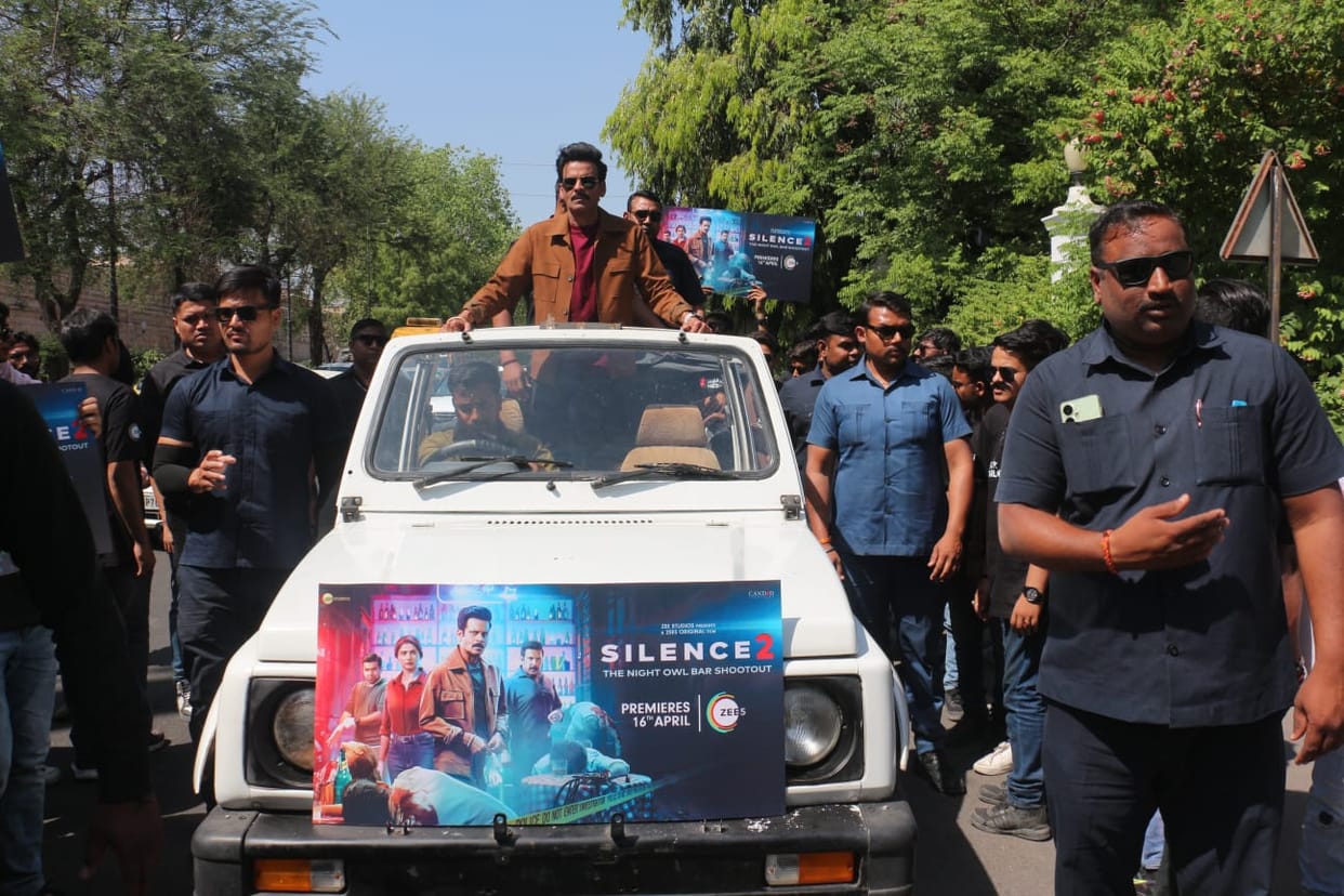Lucknow: Manoj Bajpayee was seen roaming in an open jeep in the city of Nawabs, said - I am happy to come here