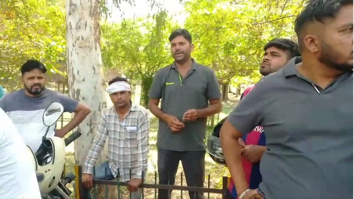 Tragic accident in Hisar Tractor trolley and bike collided near BSF, two friends killed