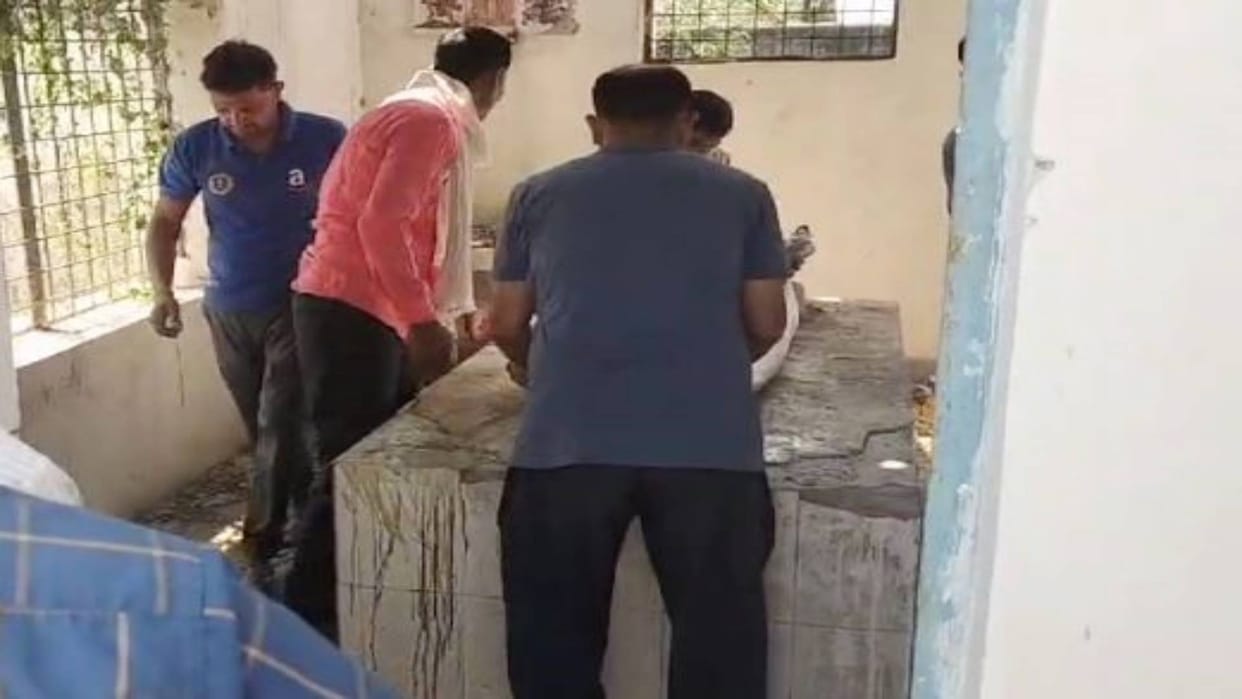Maihar Elderly man lost his life due to Munnabhai treatment used to admit patients in government hospital