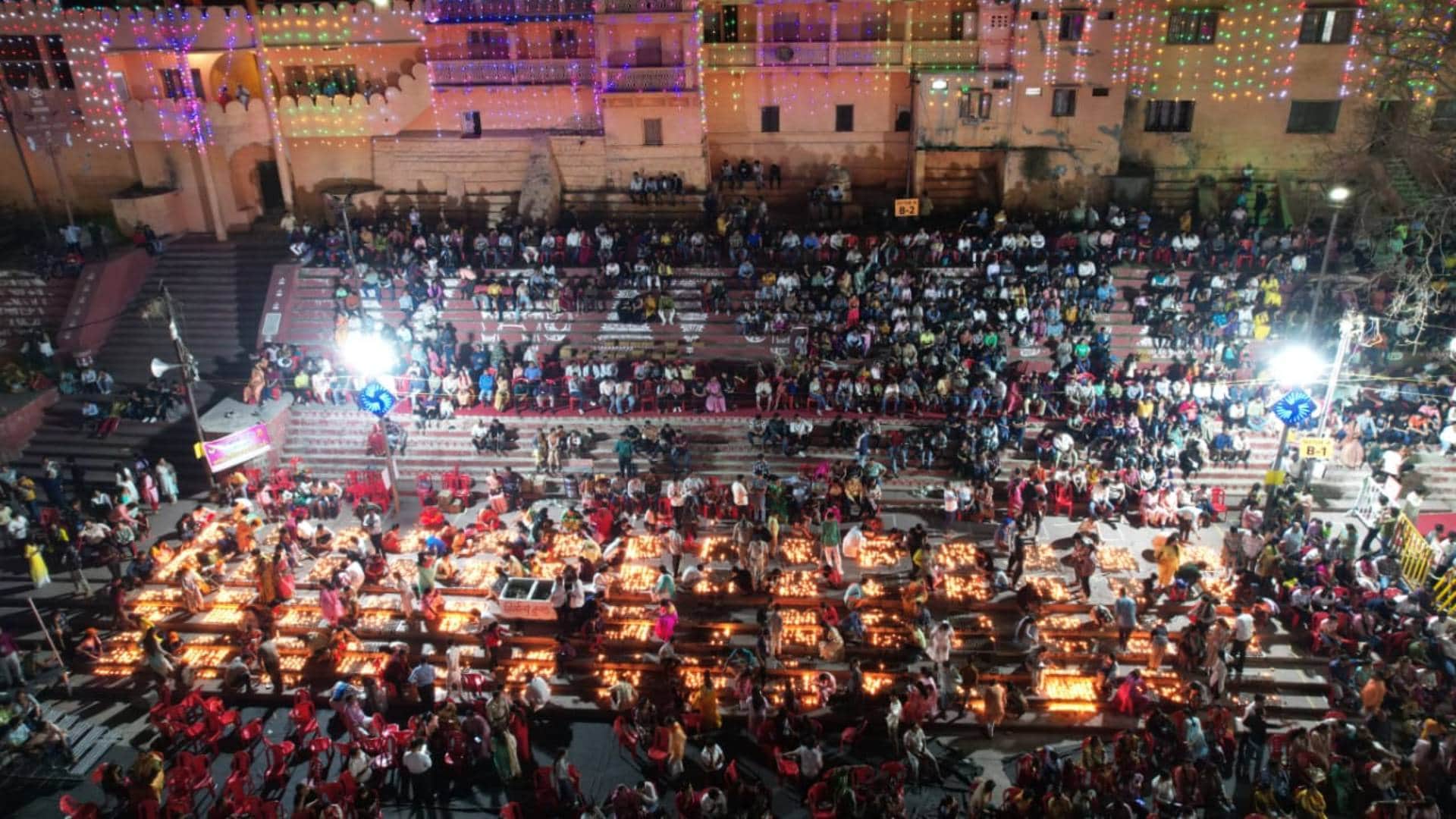 Shiv Jyoti Arpanam Ujjain Shipra ghats illuminated with five lakh 51 thousand lamps see photos