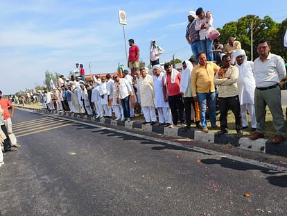 Chaudhary Jayant Singh and Minster Sanjeev Balyan road show in Muzaffarnagar, see photos