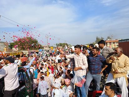 Chaudhary Jayant Singh and Minster Sanjeev Balyan road show in Muzaffarnagar, see photos