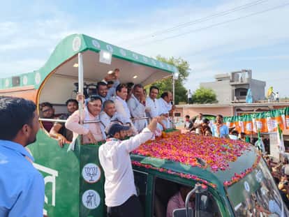 मुजफ्फरनगर में चौधरी जयंत का रोड शो।