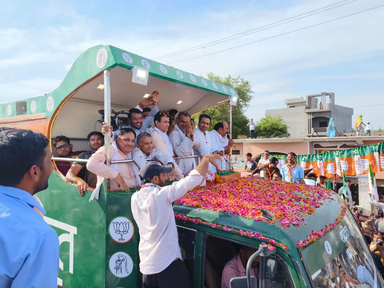 Chaudhary Jayant Singh and Minster Sanjeev Balyan road show in Muzaffarnagar, see photos