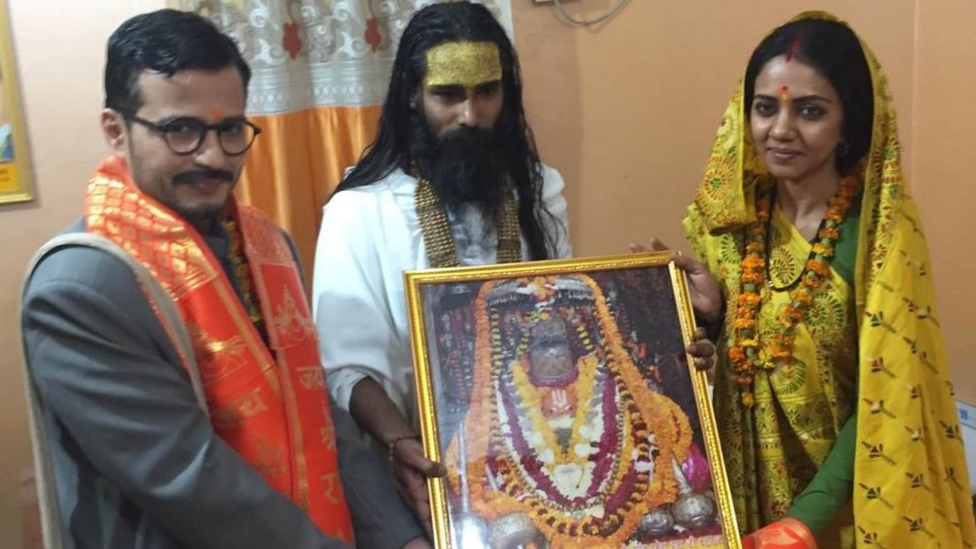 Actor neha joshi visits ram temple at ayodhya with co actor Ashutosh Kulkarni from serial atal of & tv