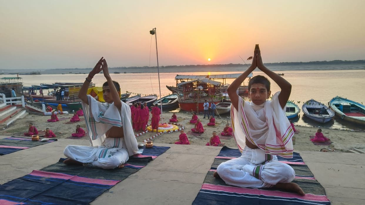 New Year worshiping Sun Batukas recited Vedas on ghats in varanasi
