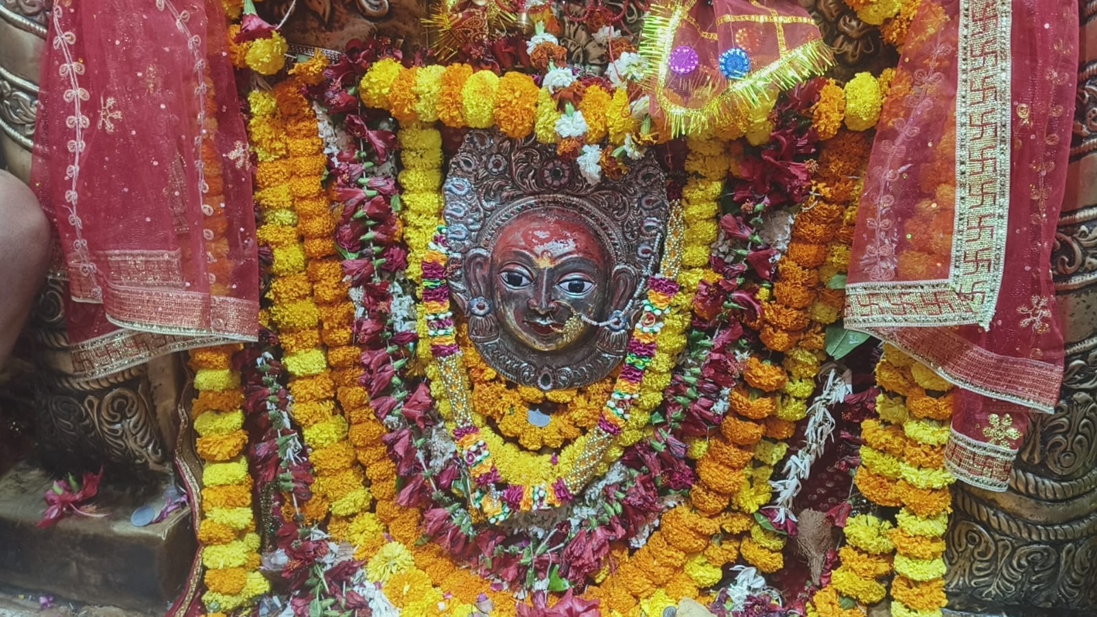 Navratri 2024 Maa durga shailputri puja in varanasi see latest photos of navratri
