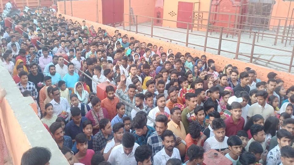 Chaitra Navratri 2024: Chaitra Navratri begins.. Line of devotees in temples, Maa Durga coming riding on horse